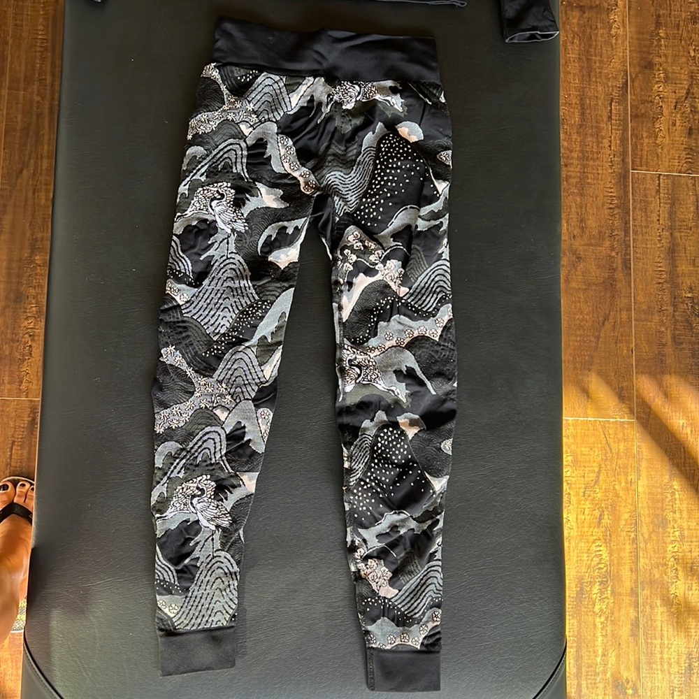 Size S Sweaty Betty Ski Skins/long underwear. Selling only as a set!